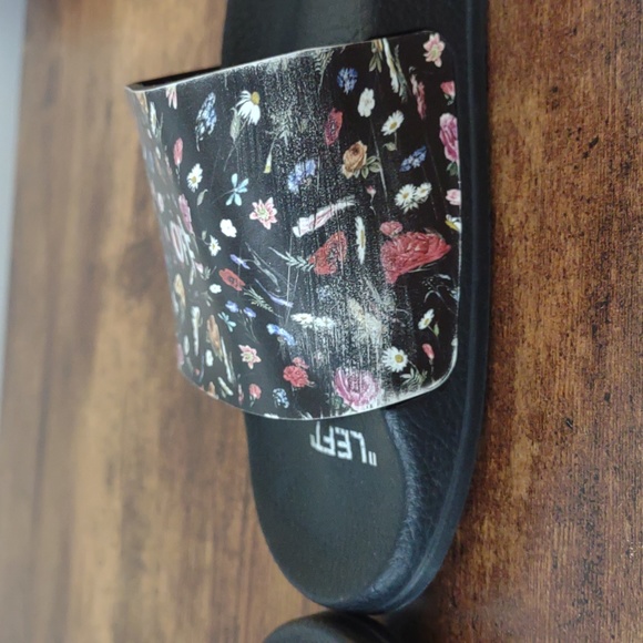 Off-White Floral Pool Slides Sz. 36 - Picture 5 of 9